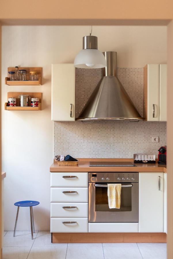 Two Bedroom Apt In Syntagma - Ermou Area เอเธนส์ ภายนอก รูปภาพ