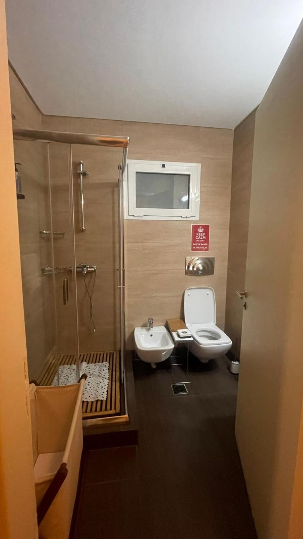 Two Bedroom Apt In Syntagma - Ermou Area เอเธนส์ ภายนอก รูปภาพ